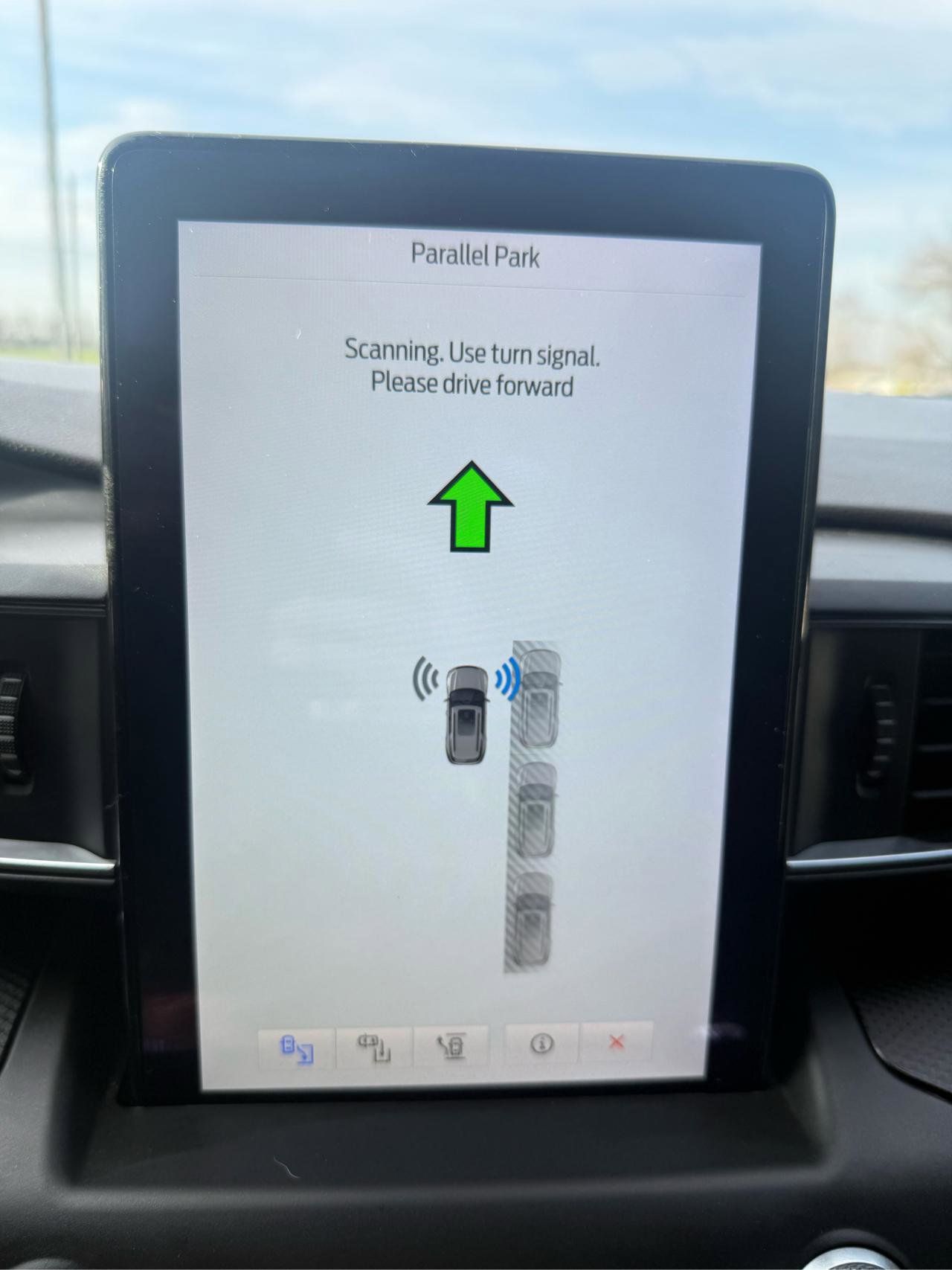 Used 2020 Ford Explorer ST w/ Premium Technology Package image 14