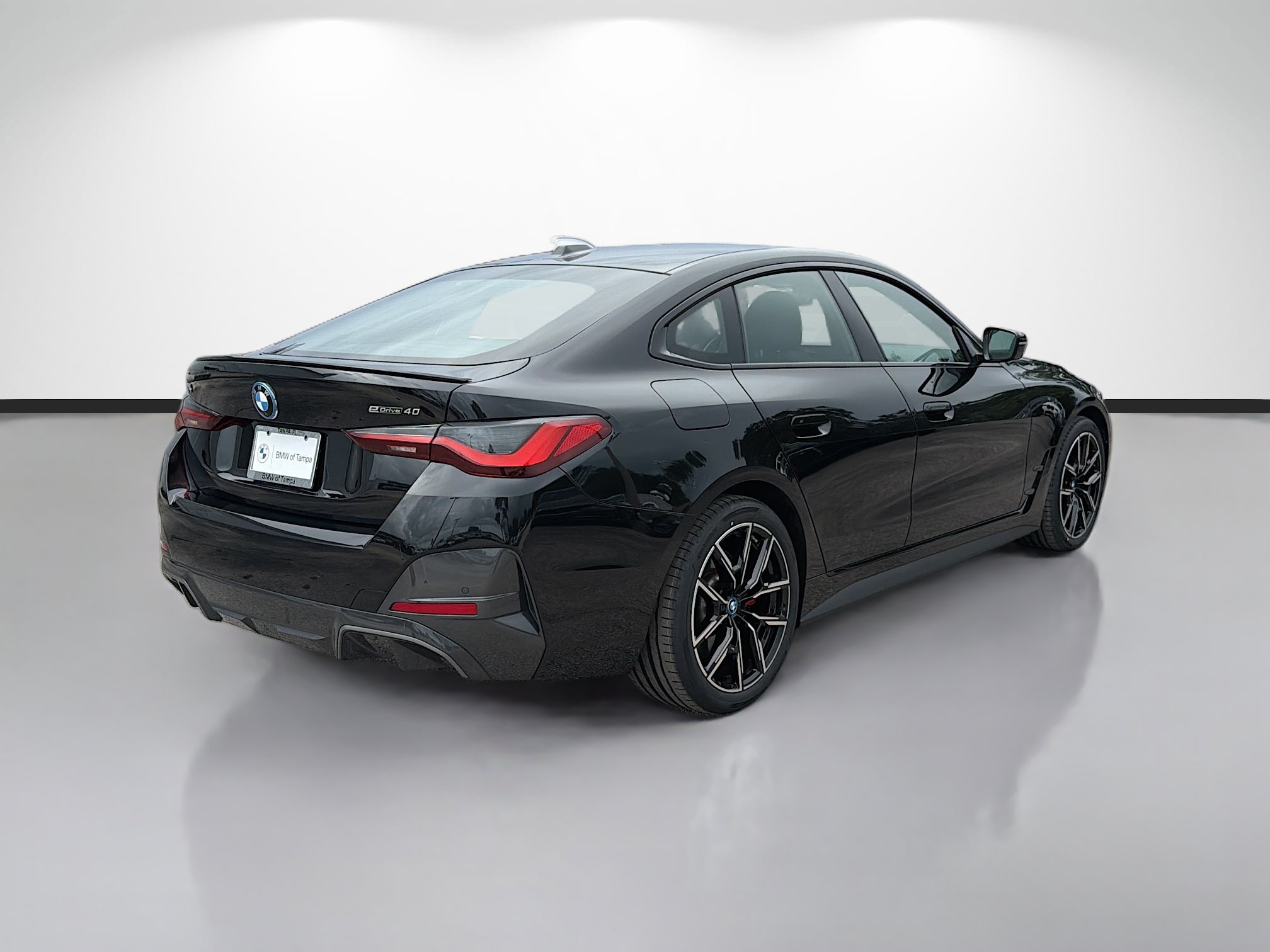 Used 2023 BMW i4 eDrive40 w/ M Sport Package RWD image 3