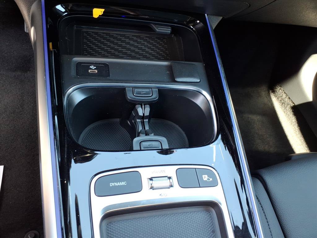 Used 2026 Mercedes-Benz GLB 250 4MATIC image 18
