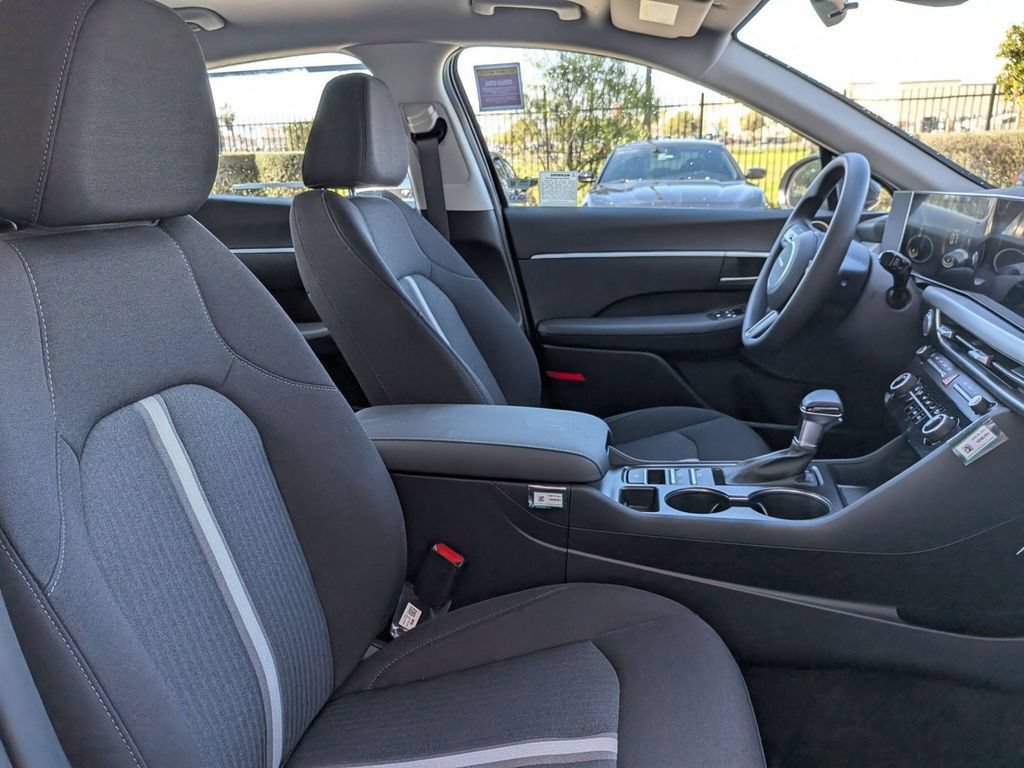 Used 2026 Hyundai Sonata SE FWD image 28