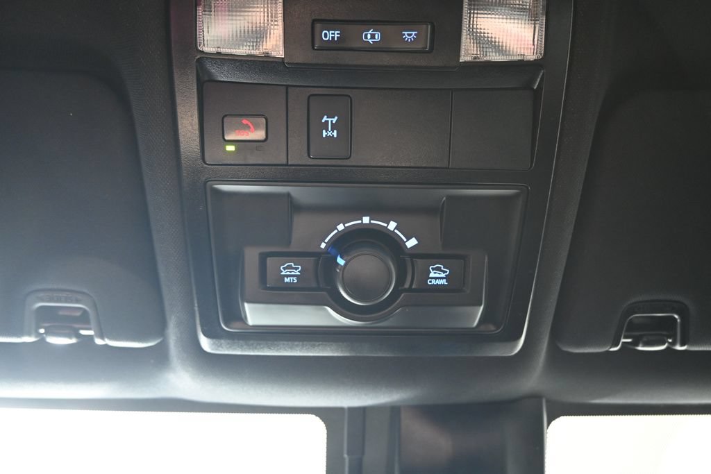 Used 2022 Toyota Tacoma TRD Off-Road w/ Technology Package AWD/4WD image 35