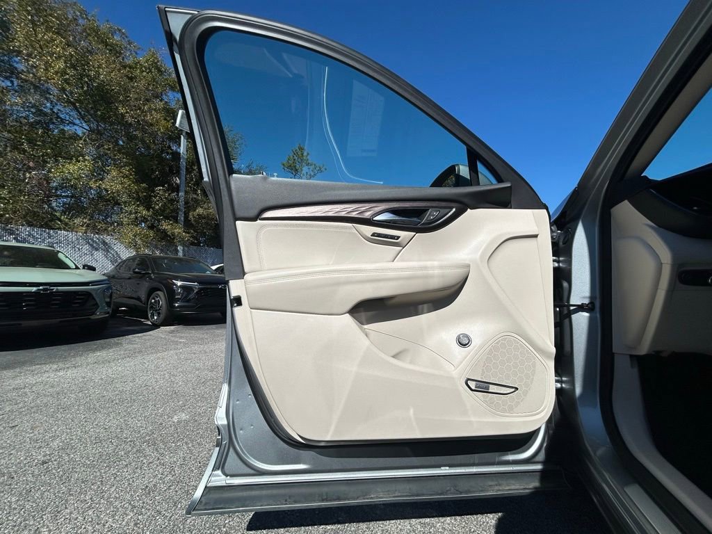 Used 2023 Buick Envision Avenir image 29