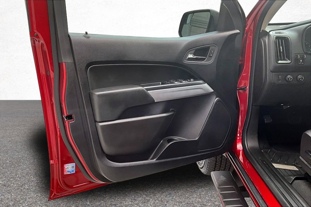 Used 2022 Chevrolet Colorado LT w/ LT Convenience Package image 21