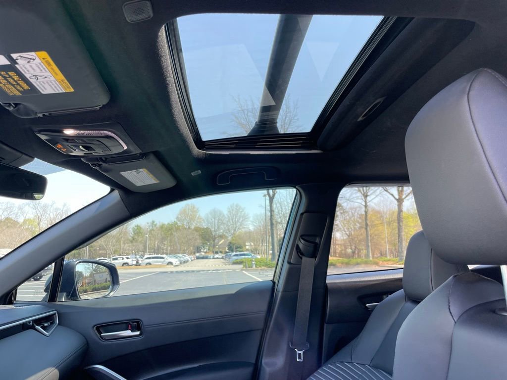 Used 2023 Toyota Corolla Cross XSE w/ Convenience Package image 31