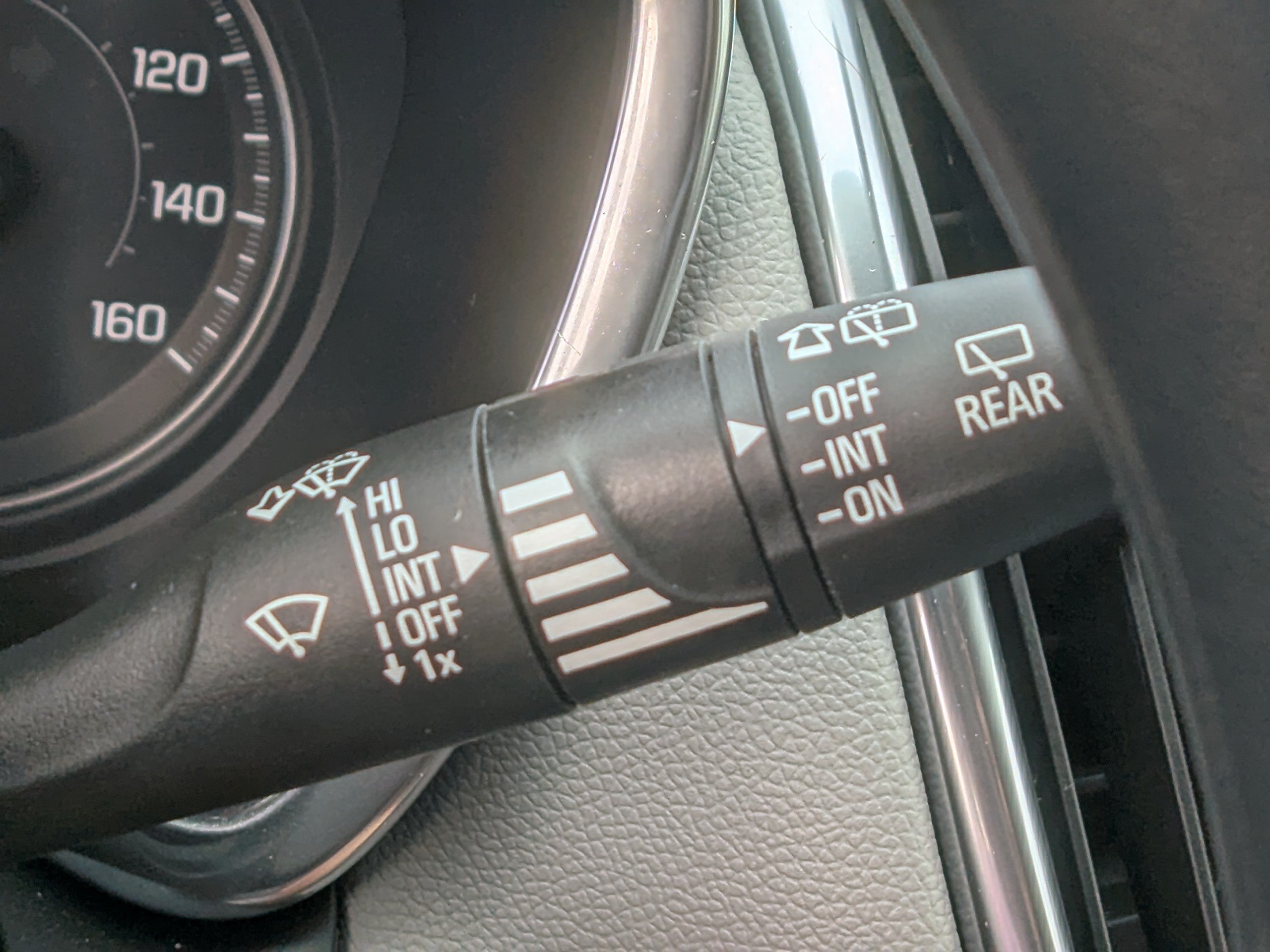 Used 2024 Chevrolet Equinox LS w/ LS Convenience Package FWD image 28