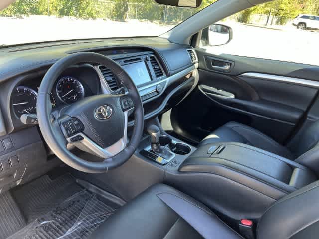 Used 2019 Toyota Highlander XLE w/ Protection Package #3 AWD/4WD image 11