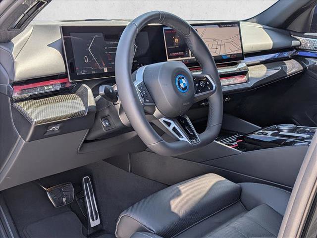 Used 2026 BMW 550e xDrive image 9
