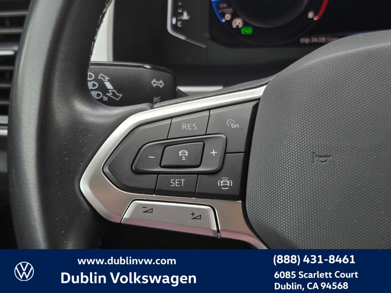 Used 2023 Volkswagen Atlas Cross Sport SE FWD image 21