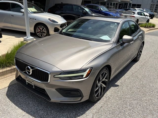Used 2019 Volvo S60 T6 Momentum w/ Multimedia Package AWD/4WD image 2