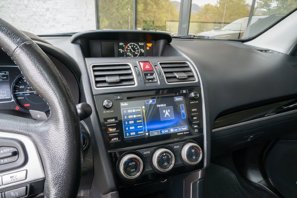 Used 2017 Subaru Forester 2.0XT Touring AWD/4WD image 11