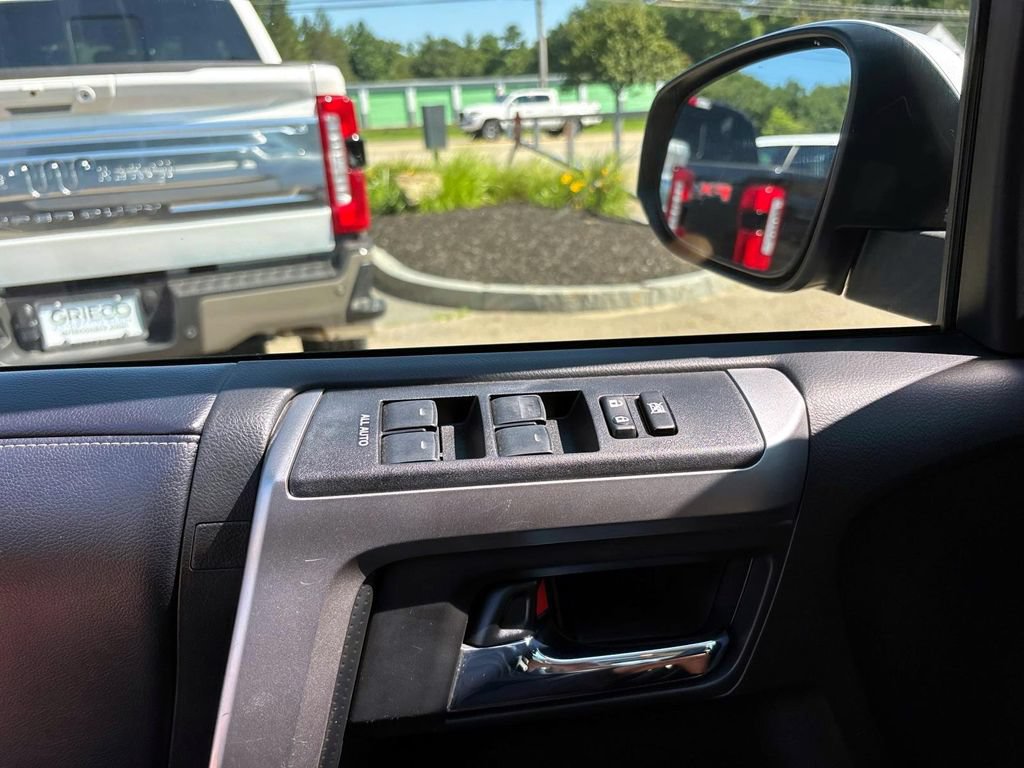 Used 2018 Toyota 4Runner SR5 Premium AWD/4WD image 15