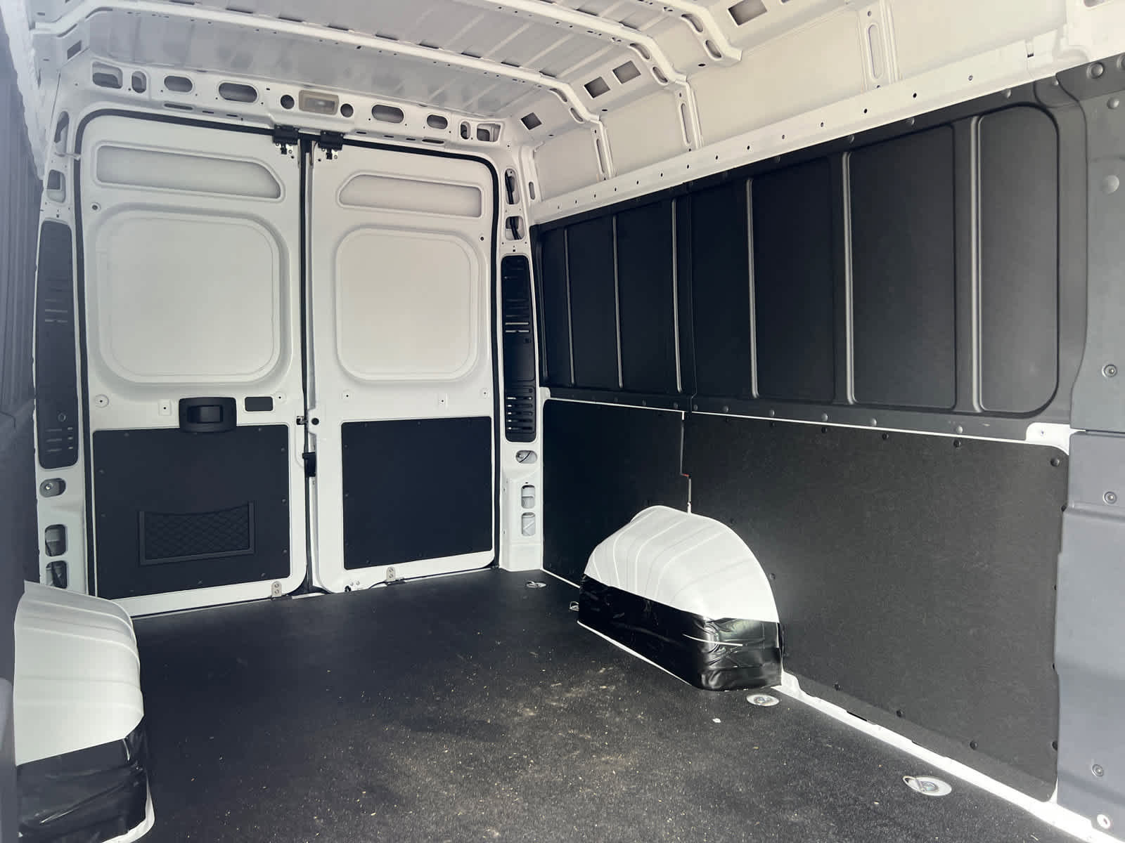 Used 2024 RAM ProMaster 3500 w/ Power Group FWD image 31
