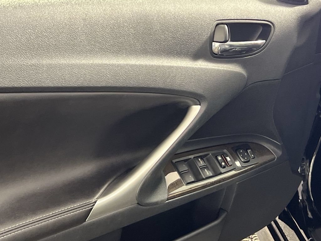 Used 2014 Lexus IS 250C w/ Navigation System Package RWD image 15