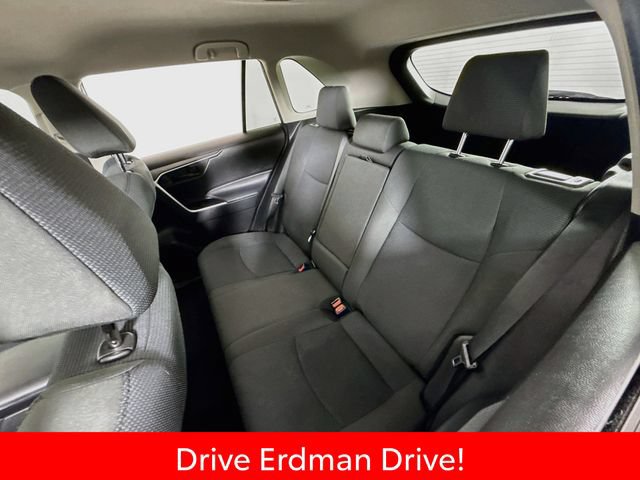 Used 2022 Toyota RAV4 LE FWD image 8