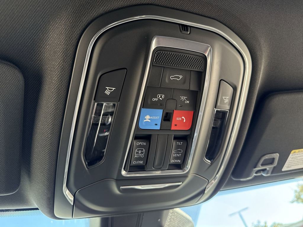 New 2025 Jeep Grand Cherokee L Laredo w/ Luxury Tech Group I image 16