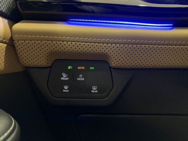 Used 2024 Volkswagen Atlas Cross Sport SEL R-Line image 20