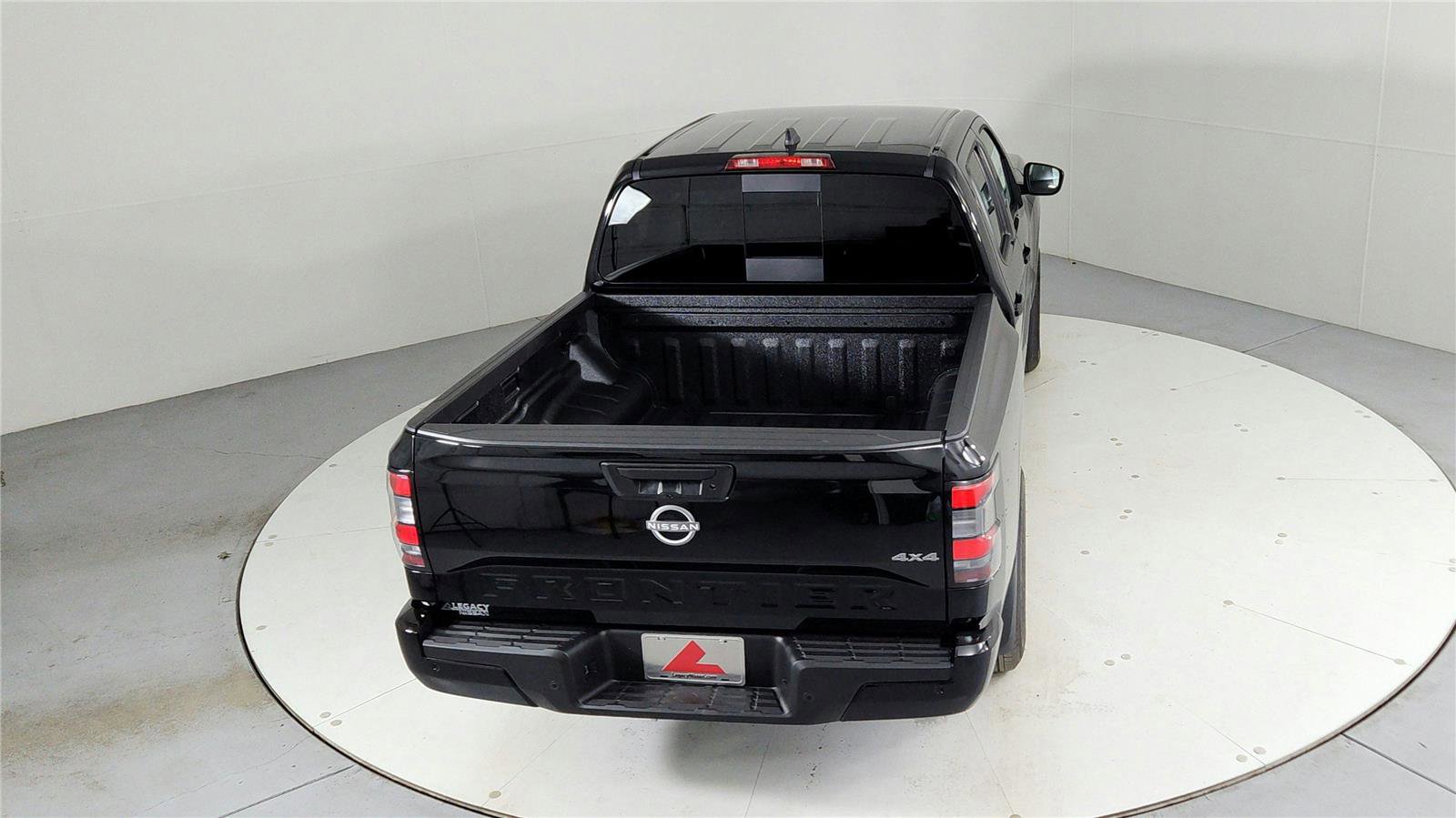 Certified 2025 Nissan Frontier SV image 40