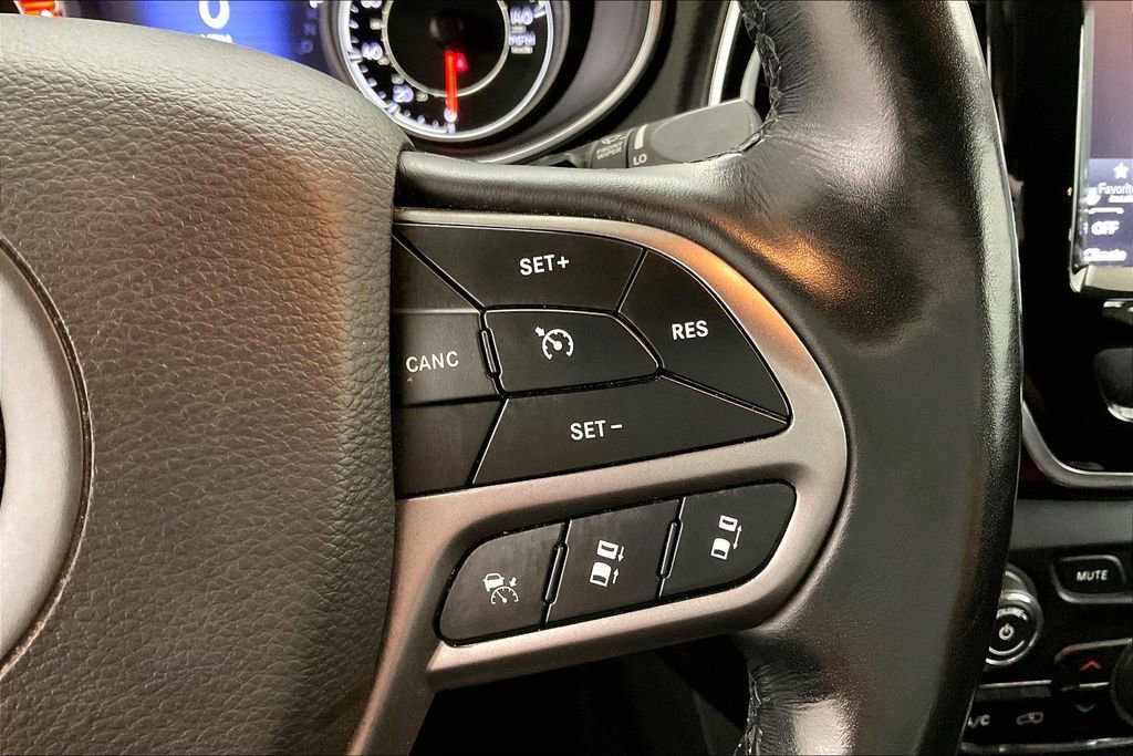 Used 2021 Jeep Cherokee Limited w/ Elite Package image 11