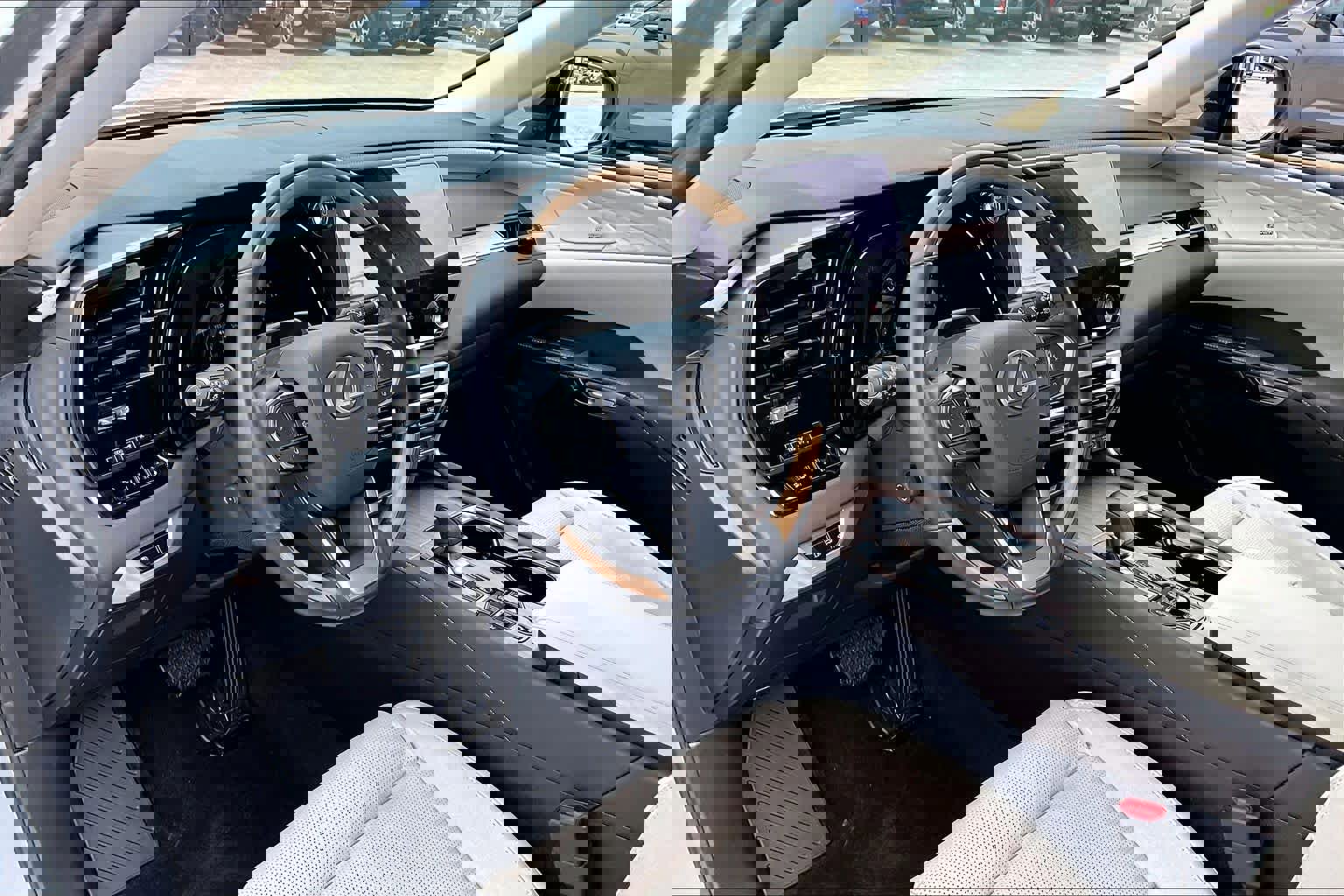 Certified 2025 Lexus RX 450h Luxury w/ Convenience Package image 34