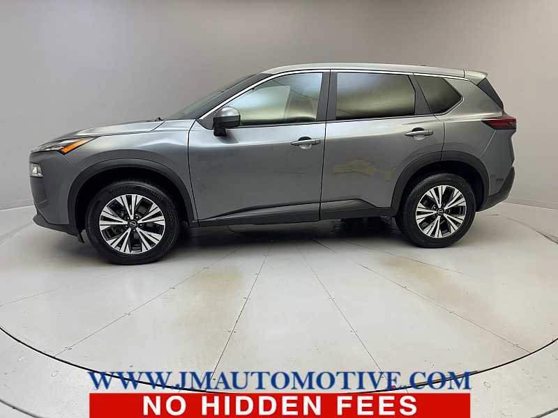 Used 2023 Nissan Rogue SV image 2