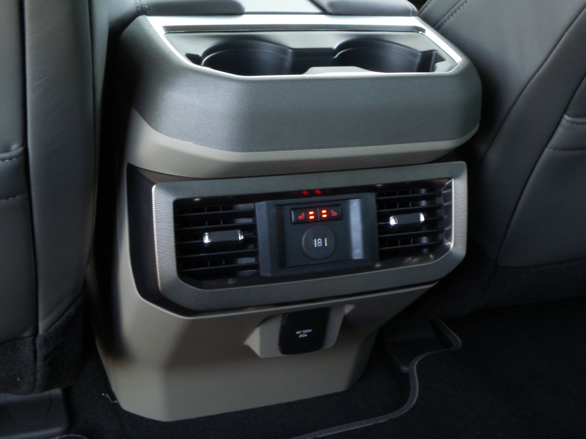 Used 2026 Ford F450 Platinum w/ Platinum Plus Package image 45
