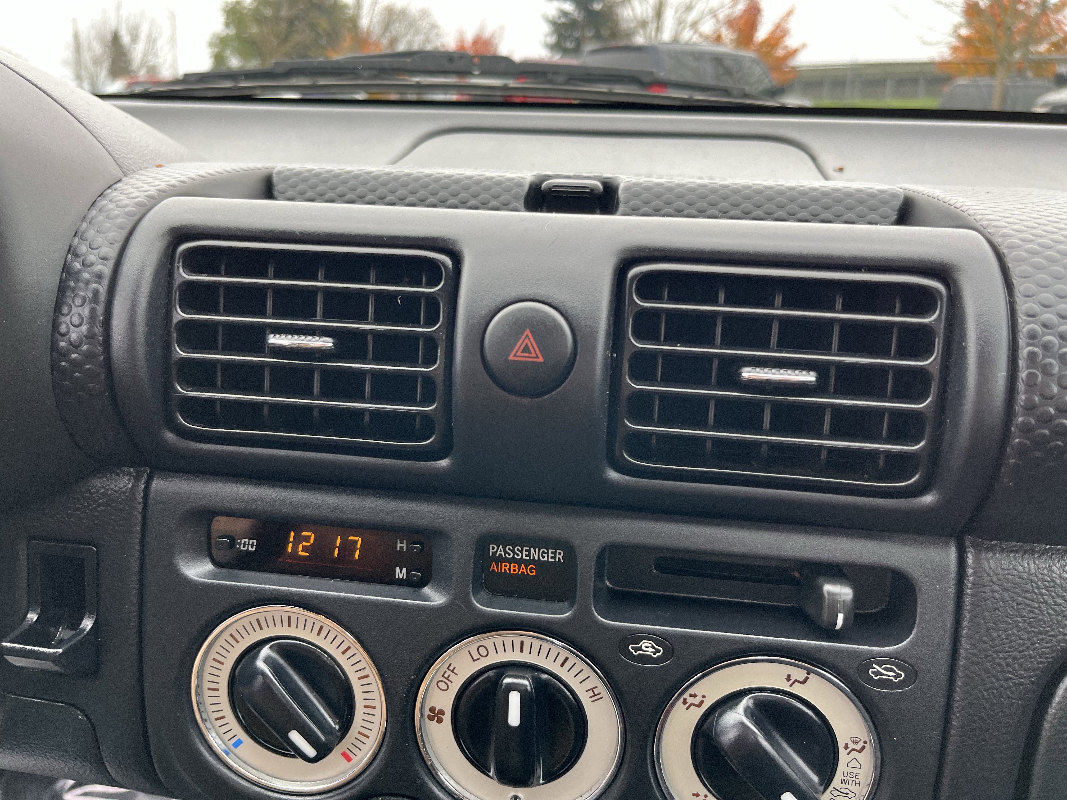 Used 2004 Toyota MR2 image 21