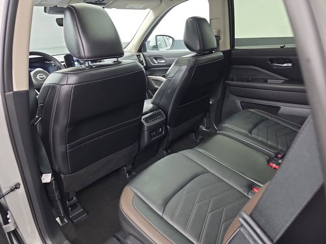 Used 2024 Nissan Pathfinder Platinum w/ Cargo Package image 45