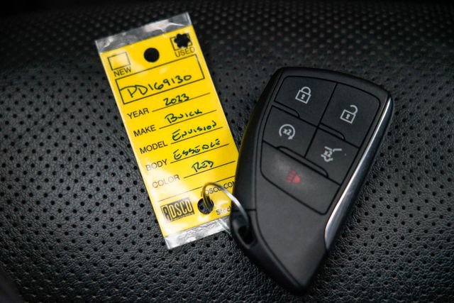 Used 2023 Buick Envision Essence image 34