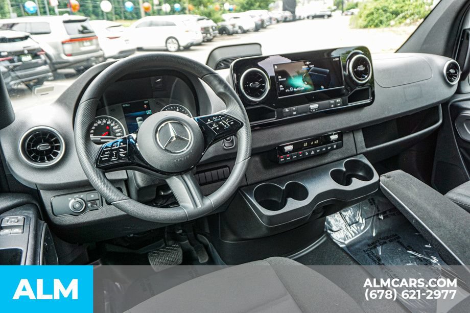 Used 2025 Mercedes-Benz Sprinter 2500 image 24