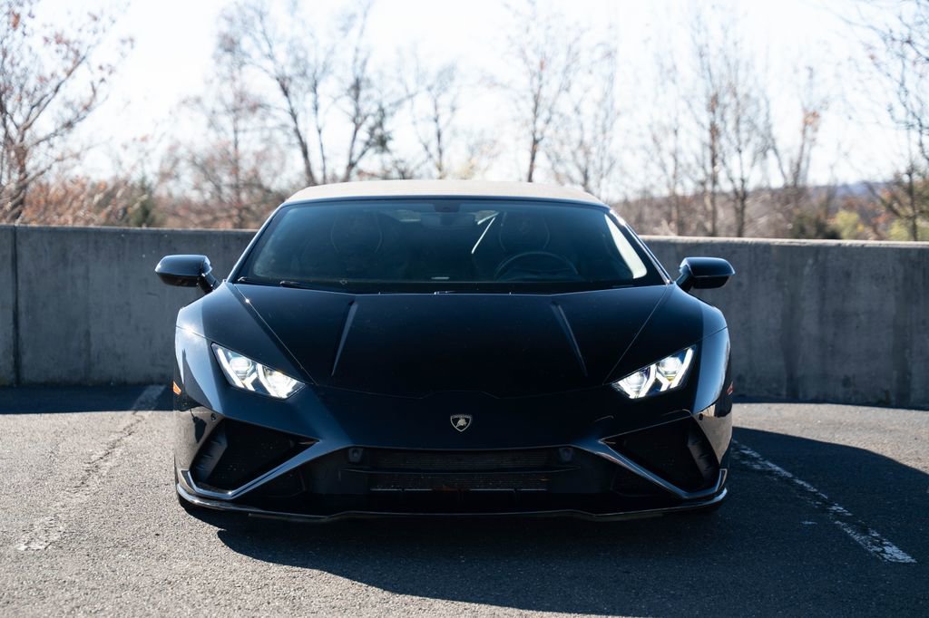 Used 2021 Lamborghini Huracan EVO RWD image 5