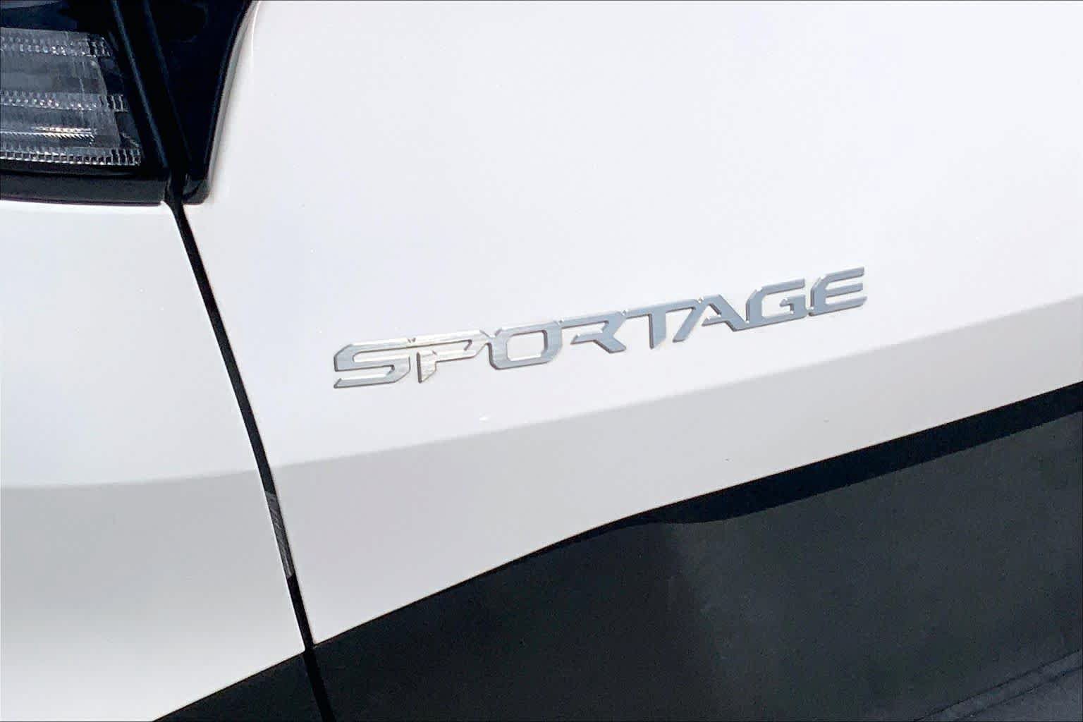 Used 2025 Kia Sportage EX FWD image 31