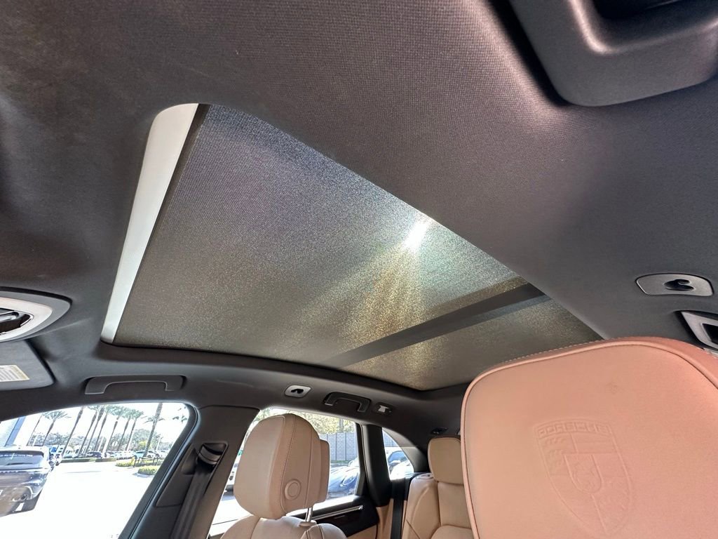 Certified 2024 Porsche Macan image 25
