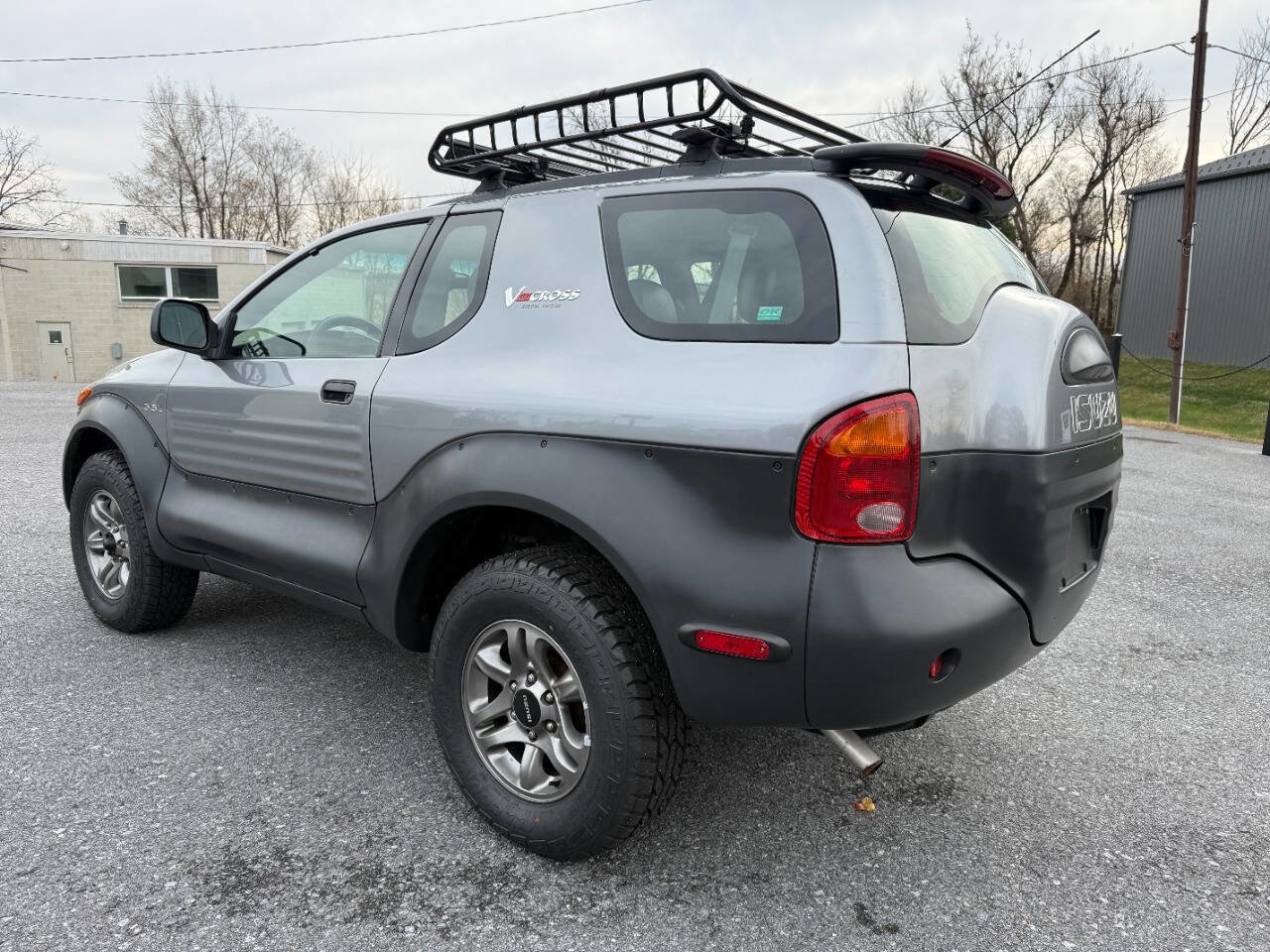 Used 2000 Isuzu VehiCROSS image 3