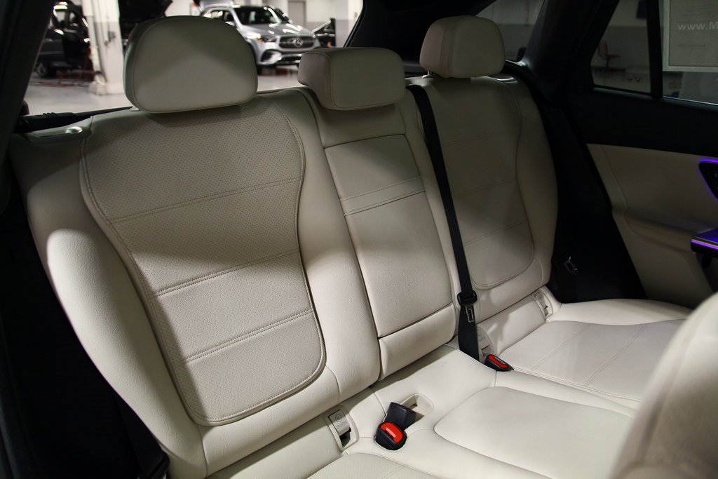 Used 2025 Mercedes-Benz GLC 300 GLC 300 image 26