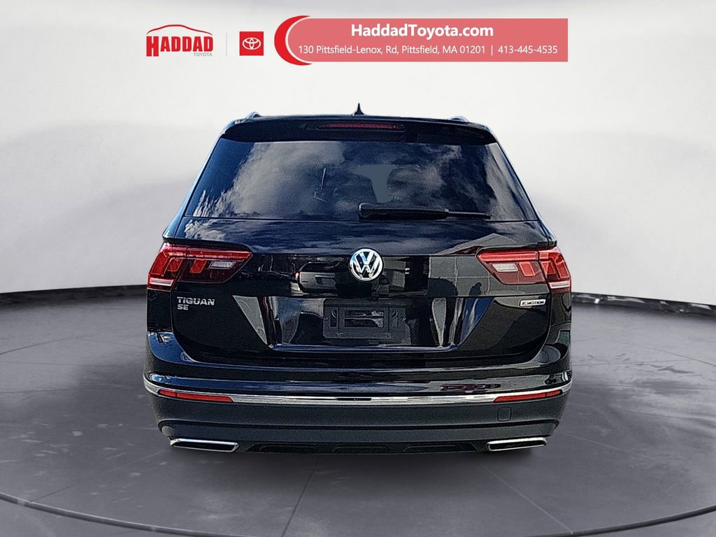 Used 2021 Volkswagen Tiguan SE w/ Panoramic Sunroof Package image 4
