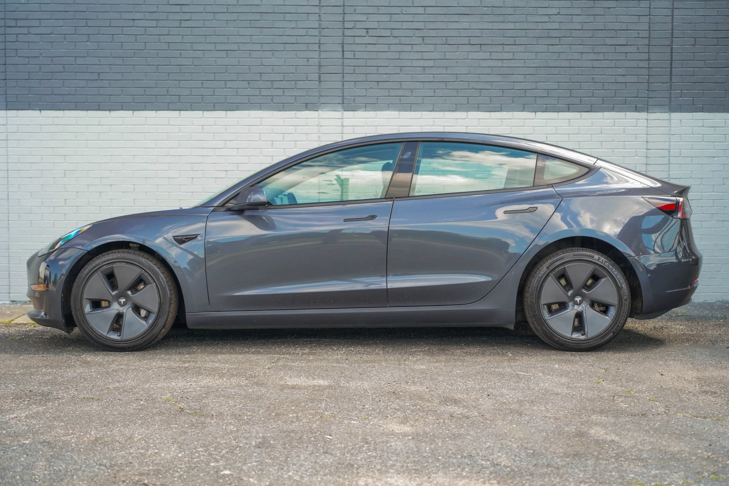 Used 2022 Tesla Model 3 Standard Range RWD image 8