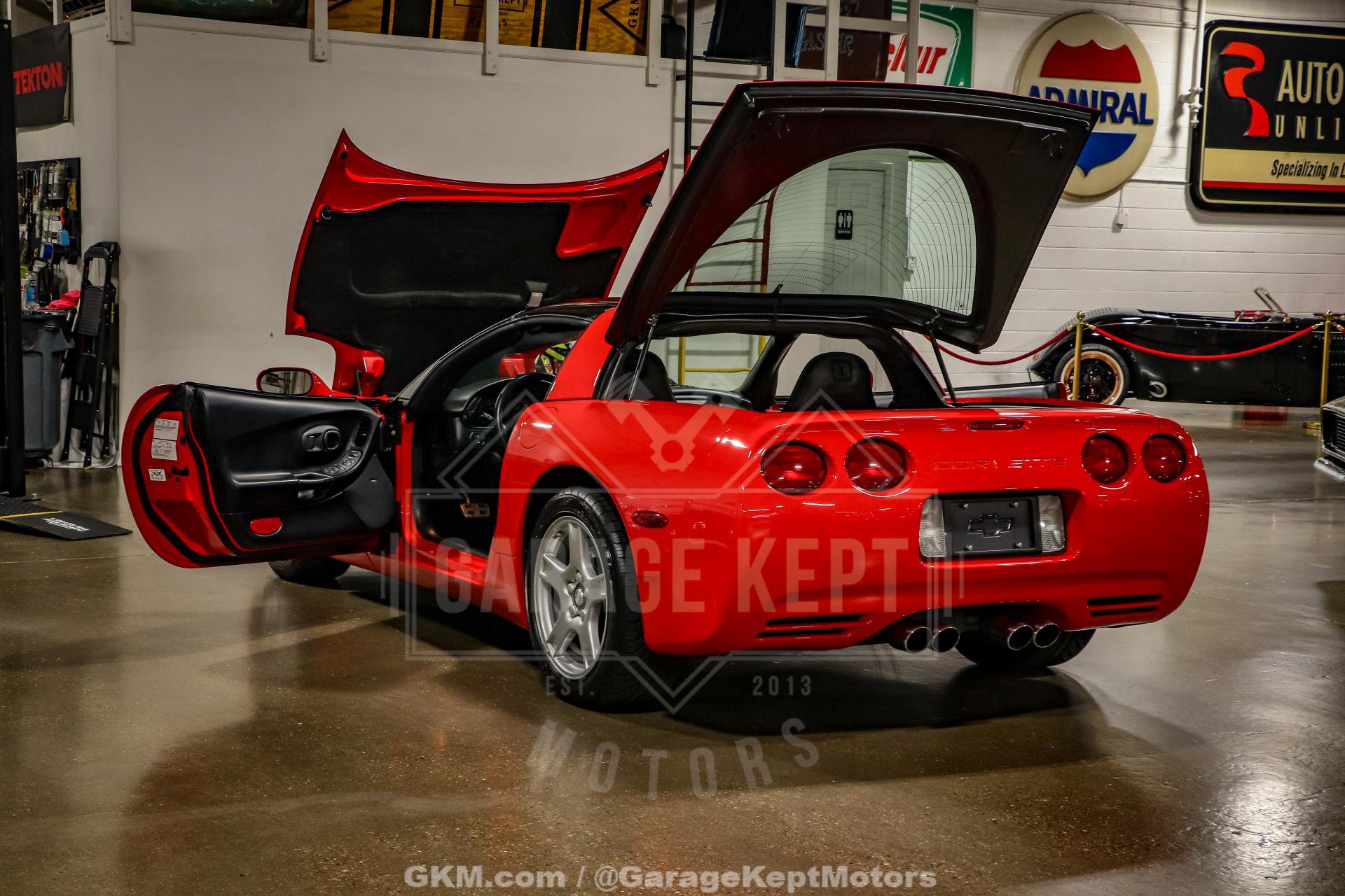 Used 1997 Chevrolet Corvette Coupe w/ Roof Pkg image 56