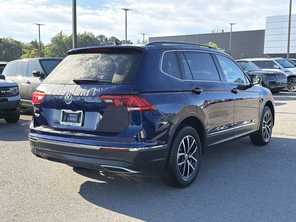 Used 2021 Volkswagen Tiguan SE w/ Panoramic Sunroof Package FWD image 5