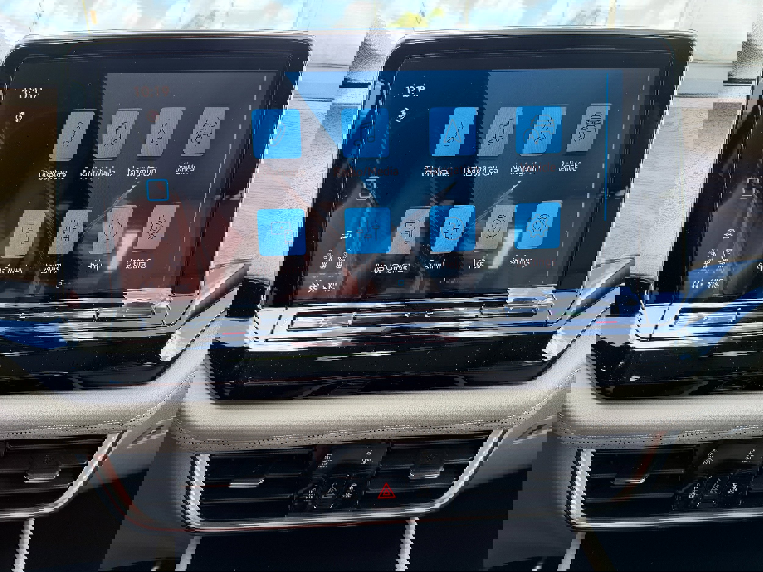 New 2026 Volkswagen Atlas SE image 18