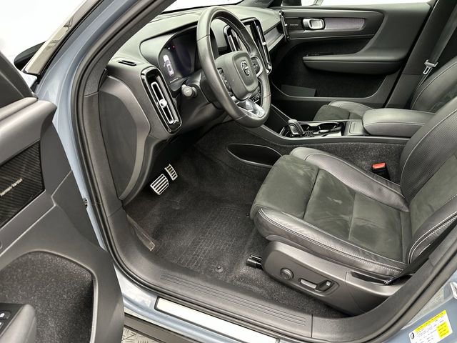 Used 2021 Volvo XC40 P8 Recharge w/ Advanced Package image 11
