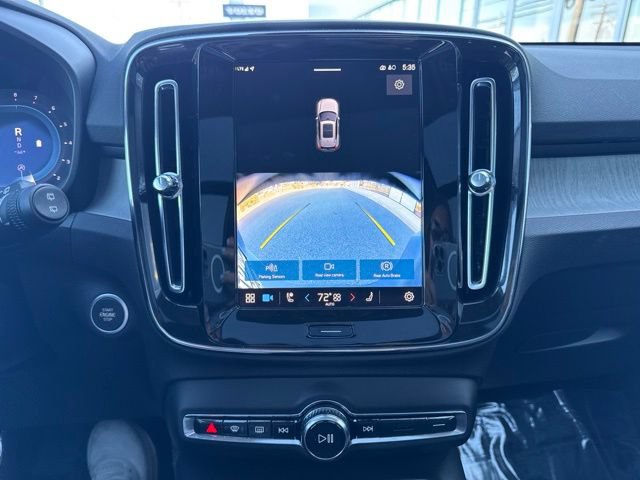Certified 2025 Volvo XC40 B5 Core AWD/4WD image 26