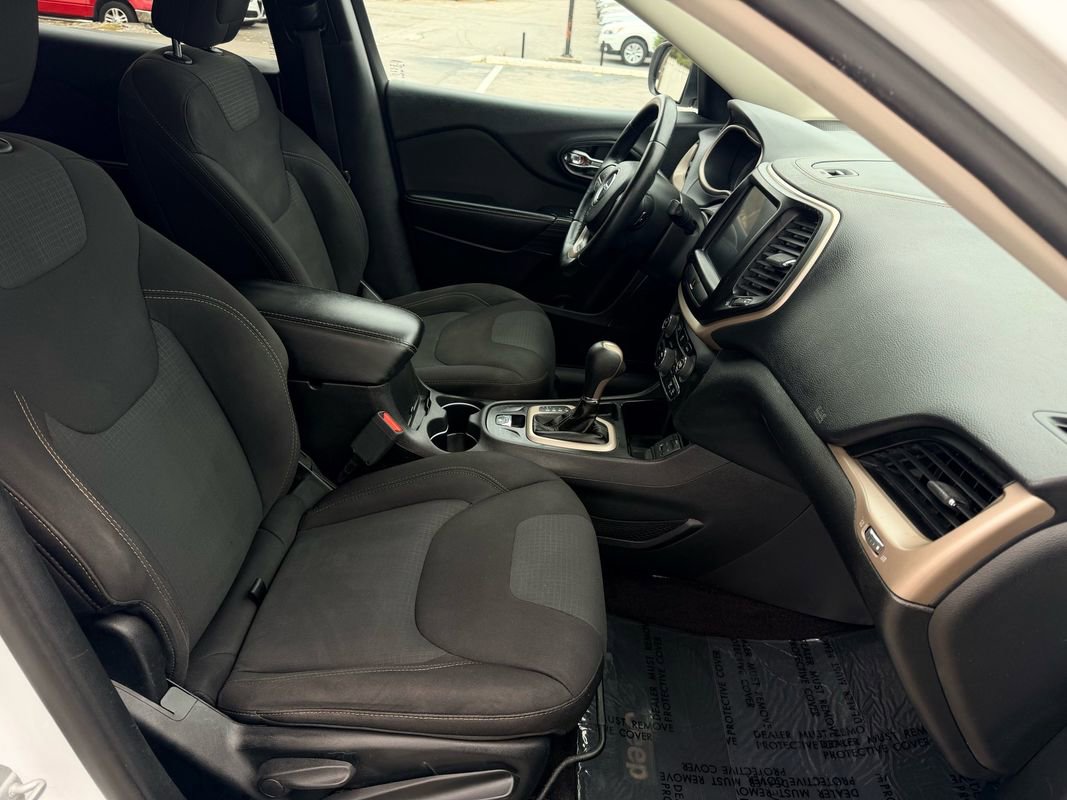 Used 2017 Jeep Cherokee Latitude image 15