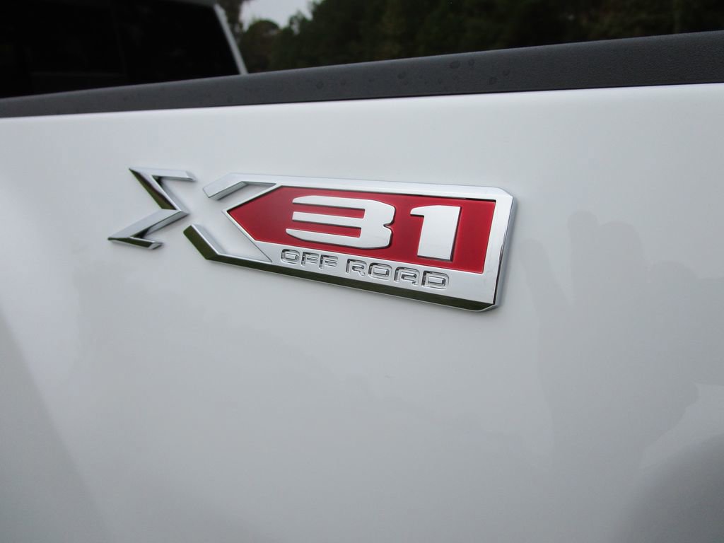 New 2026 GMC Sierra 2500 SLE w/ SLE Value Package; image 16