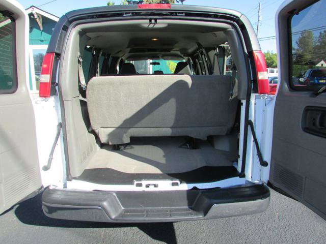 Used 2007 Chevrolet Express 3500 Passenger w/ LT Preferred Equipment Group image 13