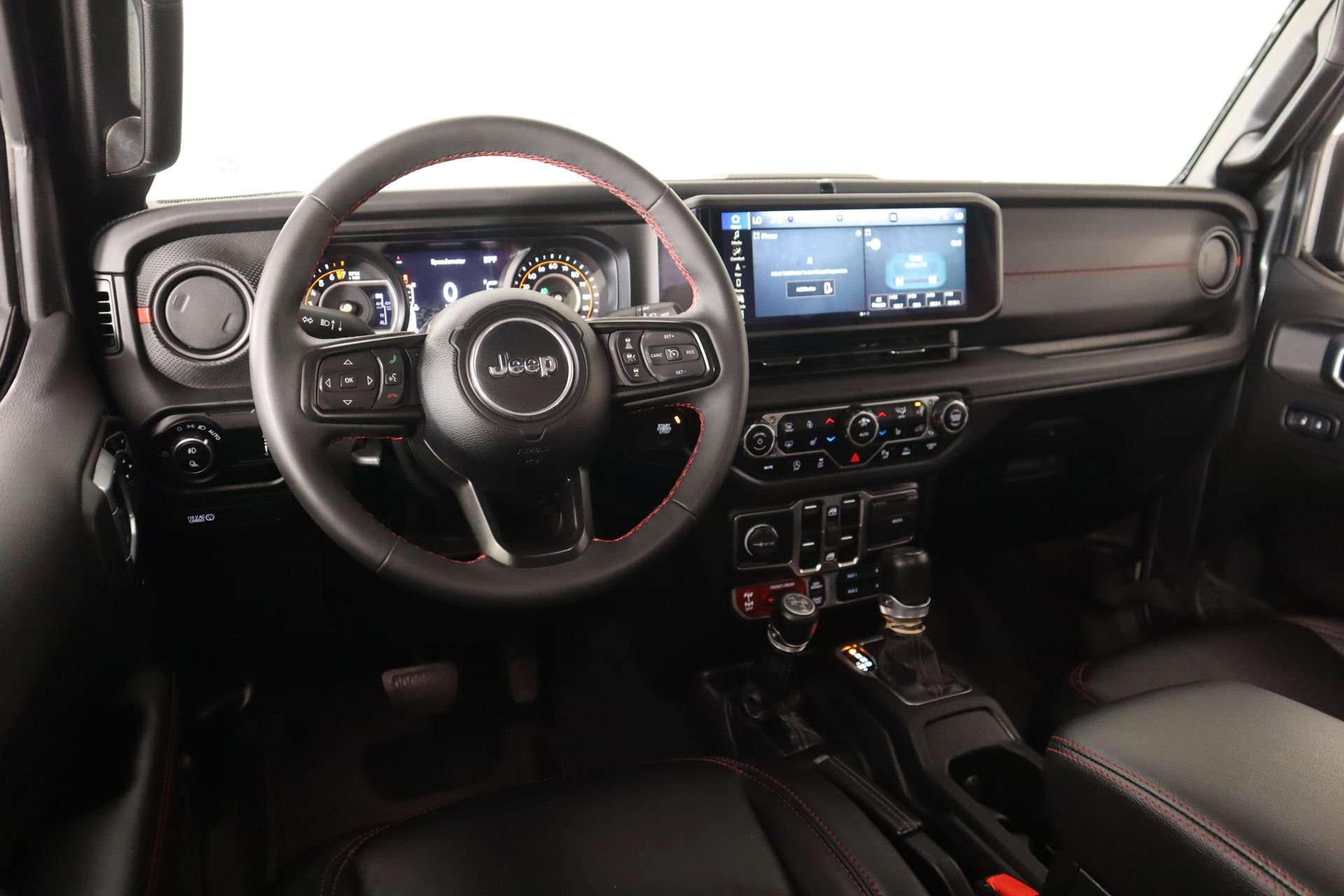 Used 2024 Jeep Gladiator Rubicon image 2