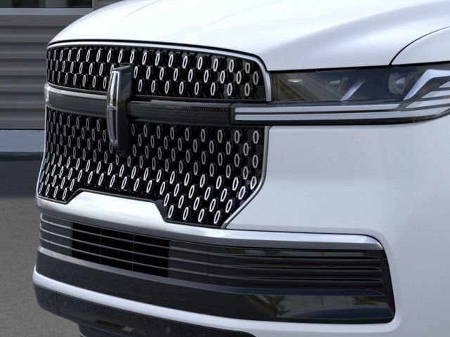 New 2026 Lincoln Navigator L Premier AWD/4WD image 17