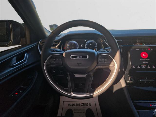 Certified 2025 Jeep Grand Cherokee Laredo X image 12