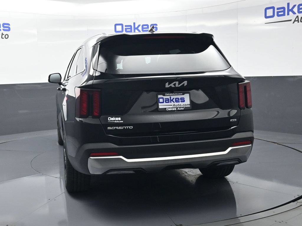 Certified 2026 Kia Sorento EX AWD/4WD image 6