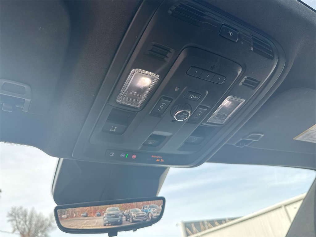 Used 2022 Cadillac Escalade ESV Premium Luxury Platinum image 19