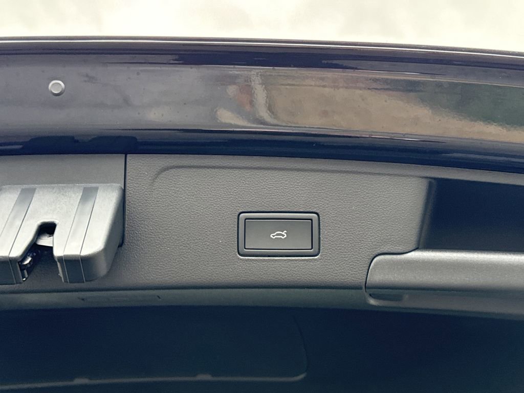 New 2026 Volkswagen Atlas Cross Sport SE image 16